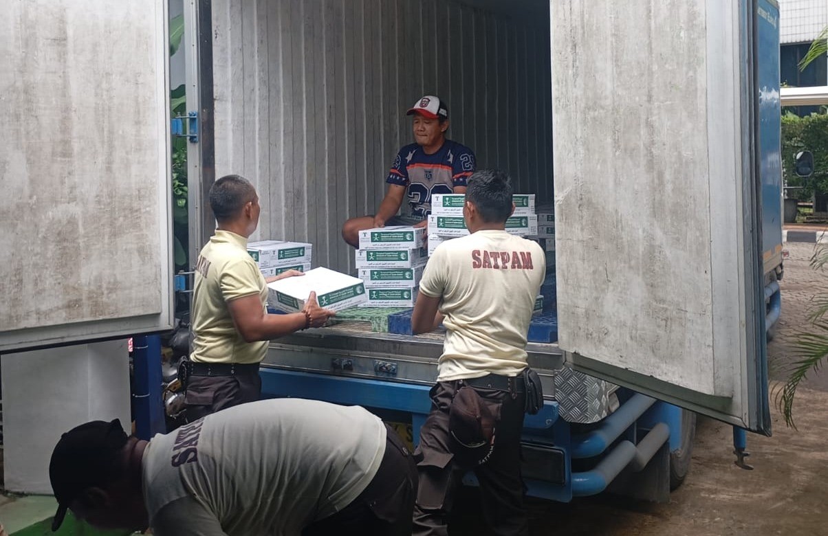 Kemenag Mulai Distribusikan 100 Ton Kurma dari Saudi, Ini Sasarannya (FOTO:Dok Kemenag)