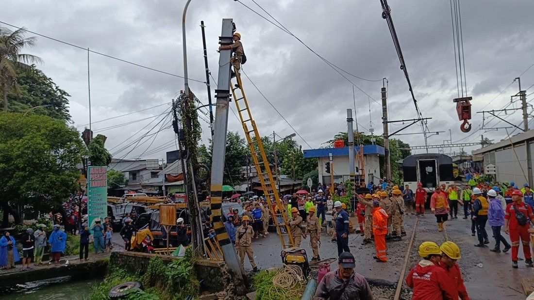 KAI Masih Pulihkan Gangguan Infrastruktur Imbas KA Bandara Soetta Tertemper Truk di Poris. (Foto Istimewa)