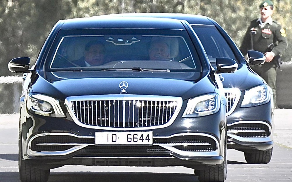 Momen Raja Abdullah II Sopiri Presiden Prabowo ke Bandara