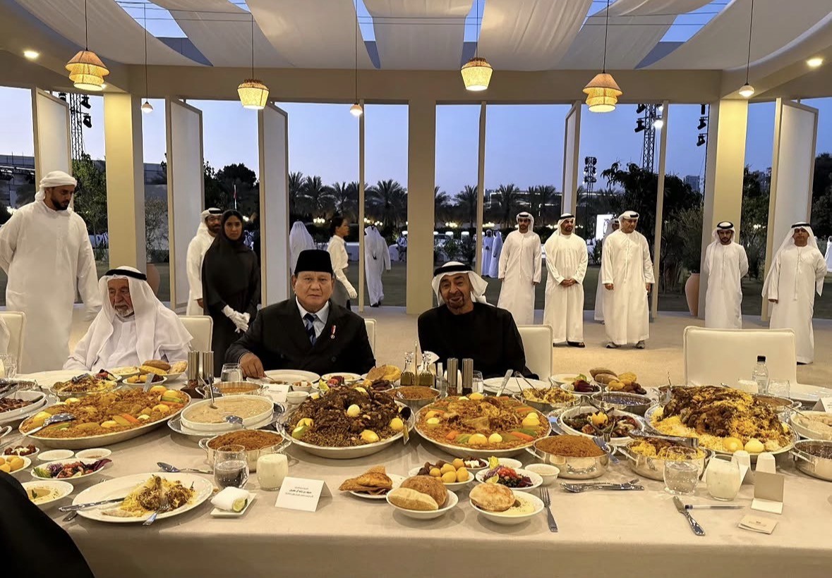 Momen Prabowo Berbuka Puasa Bersama Pangeran MBZ di Abu Dhabi (FOTO:Dok Instagram Prabowo & Sekretariat Kabinet)
