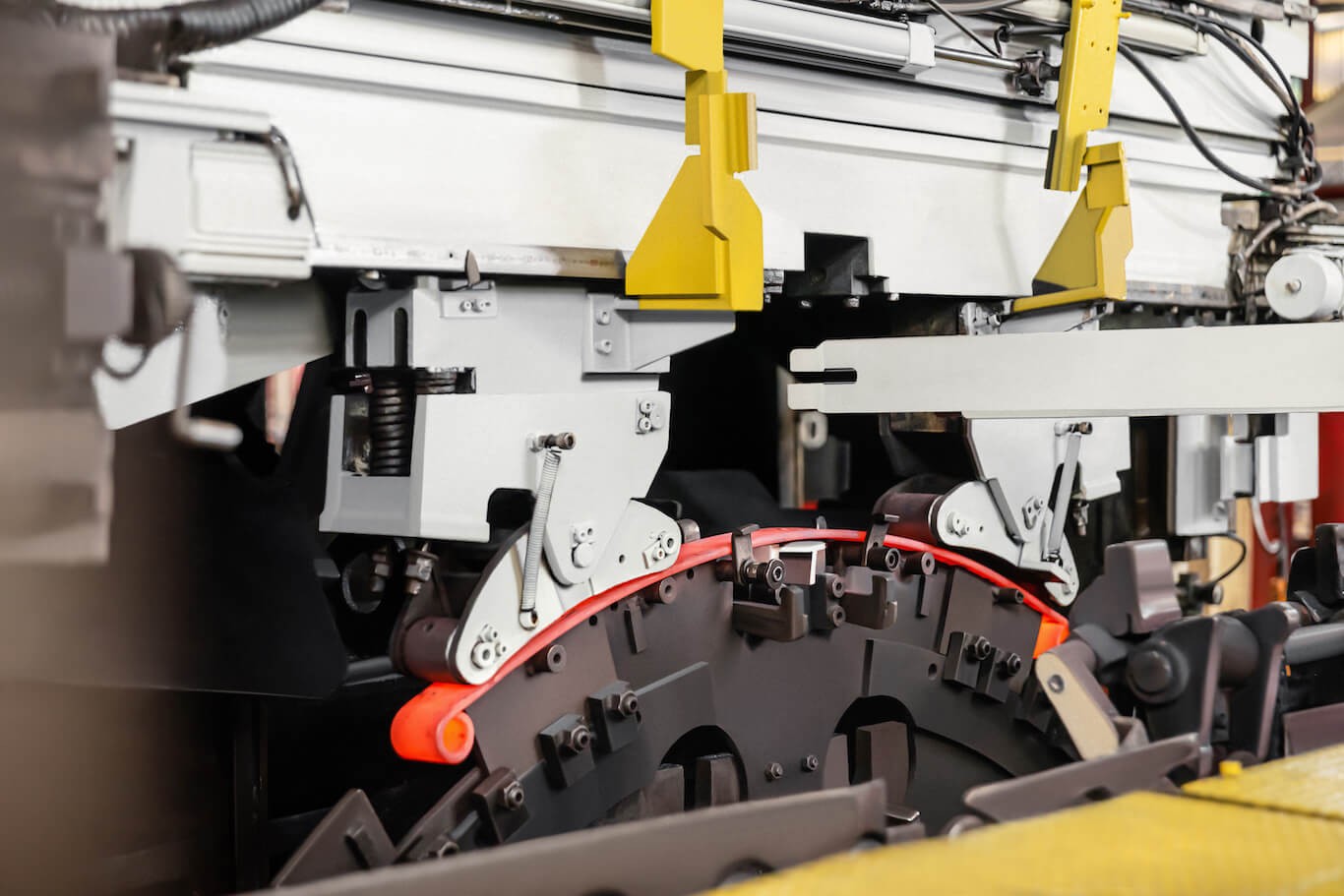 Saham INDS ARB 6 Hari Beruntun, Jatuh 68 Persen dari Pucuk. (Foto: Indospring)