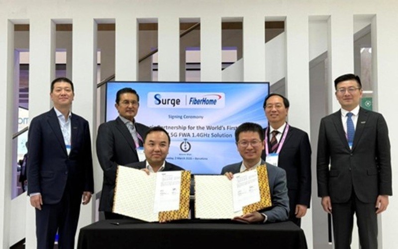 PT Solusi Sinergi Digital Tbk atau Surge (WIFI) resmi menjalin kerja sama dengan dua perusahaan asal China, Baicelss dan FiberHome. (Foto: Ist)