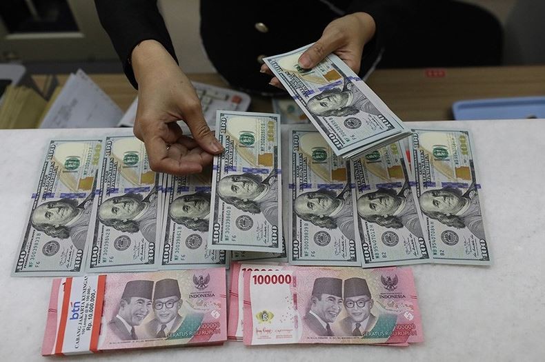 Rupiah Parkir di Rp16.949 Terbebani Lonjakan Harga Minyak Dunia (Foto; iNews Media Group)