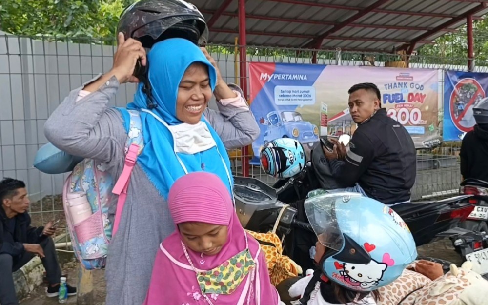 Cerita Pemudik: Winarsih Ajak Anak Touring Motor dari Karawang ke Madiun Demi Hemat Ongkos Mudik