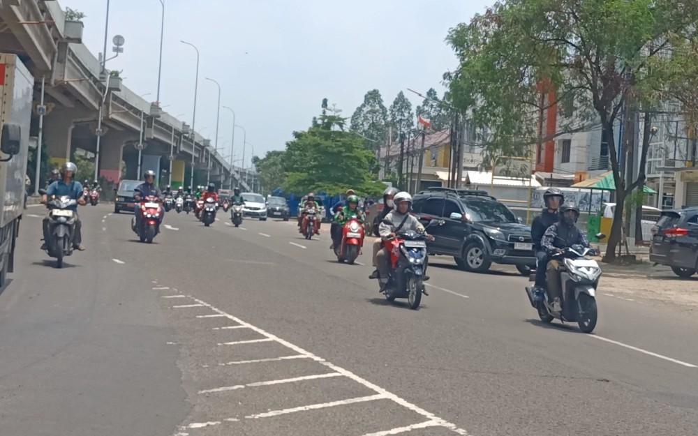 Jelang Lebaran, Jalur Kalimalang Siang Ini masih Sepi Pemudik Motor