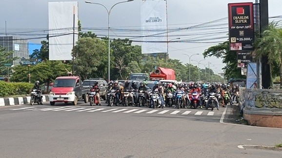 Jalur Pantura Mulai Diramaikan Pemudik Motor yang Menuju Jawa Tengah. (Foto Mei Sada/IMG)