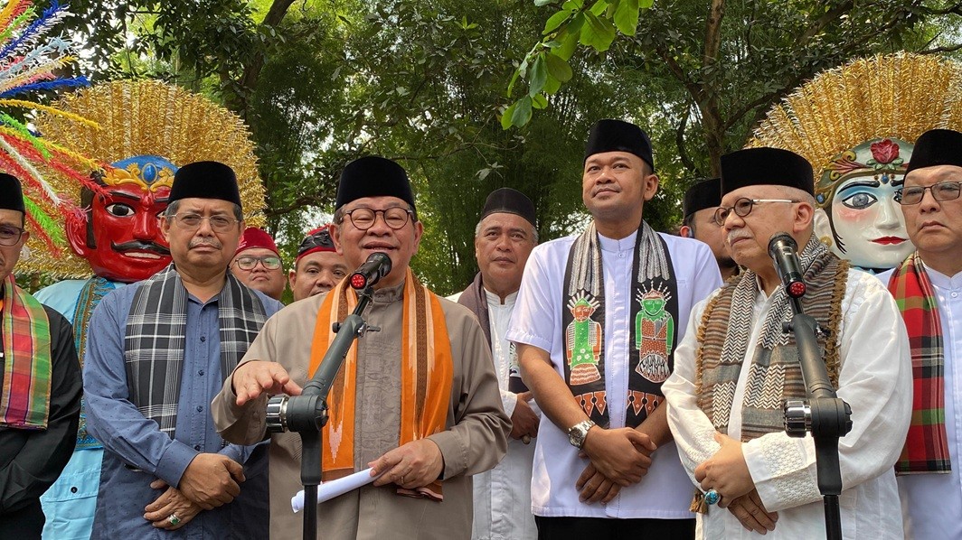 Penumpang Transjabodetabek Blok M-Bandara Soetta Membeludak, Pramono Berencana Tambah Armada. (Foto Danandaya/IMG)