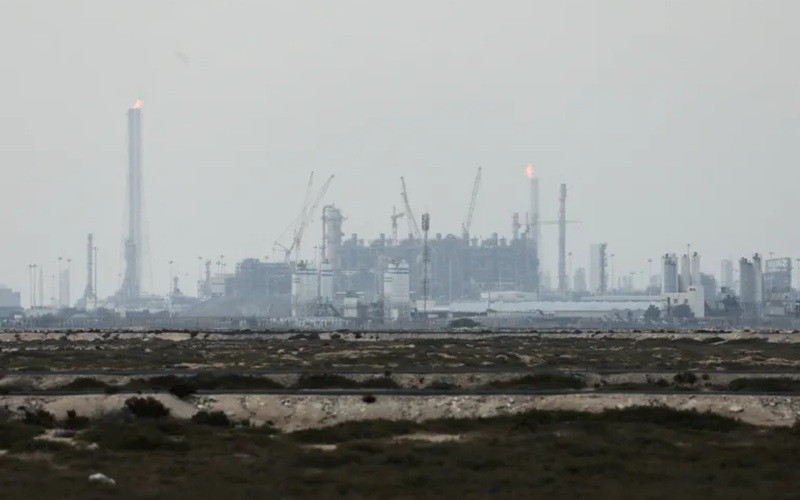 Israel melakukan serangan terhadap ladang gas alam milik Iran, South Pars yang merupakan yang terbesar di dunia. (Foto: Reuters)