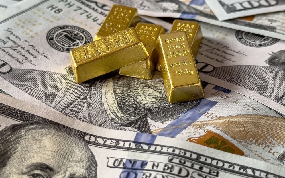 Investor Beralih ke Dolar AS, Tekan Harga Emas di Tengah Ketegangan Global (Freepik)