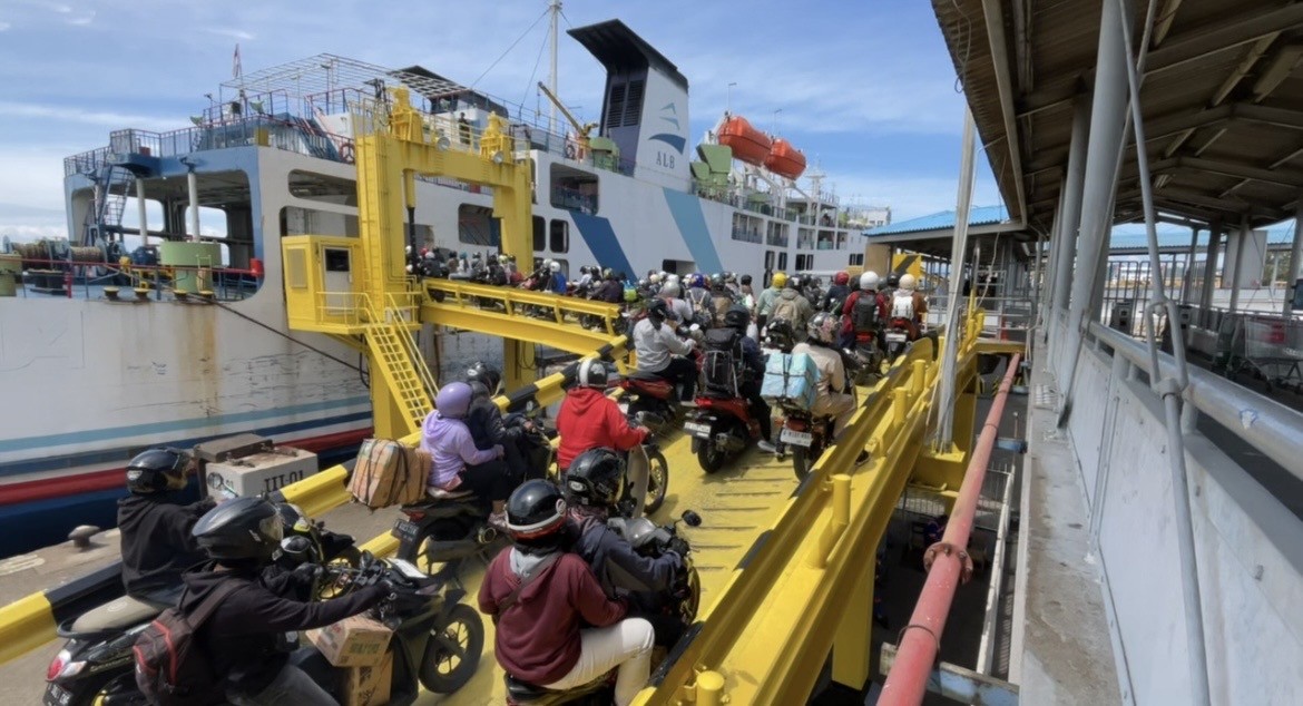 Jelang Puncak Arus Balik Lebaran 2026, ASDP Tambah Lajur Buffer Zone untuk Motor di Bakauheni. (Foto: MNC Media)