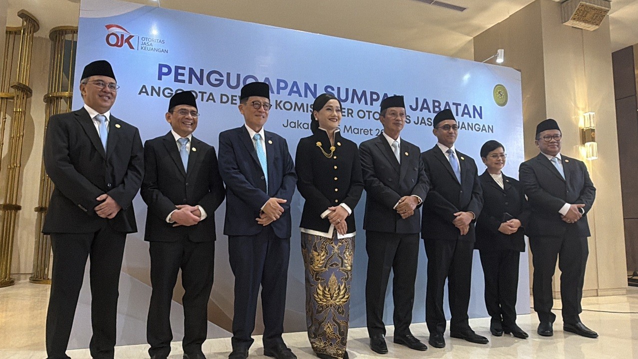 Pimpinan OJK Baru Langsung Rapat Perdana Dewan Komisioner usai Dilantik. (Foto Anggie/IMG)