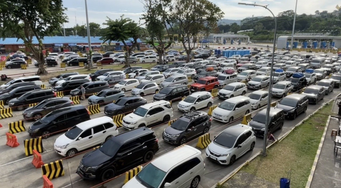 Volume Kendaraan di Pelabuhan Bakauheni Kembali Meningkat pada Sore Hari. (Foto: MNC Media)