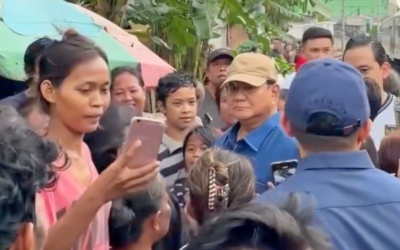 Presiden Prabowo Blusukan ke Permukiman Senen Jakpus, Santai Tanpa Pengawalan Ketat