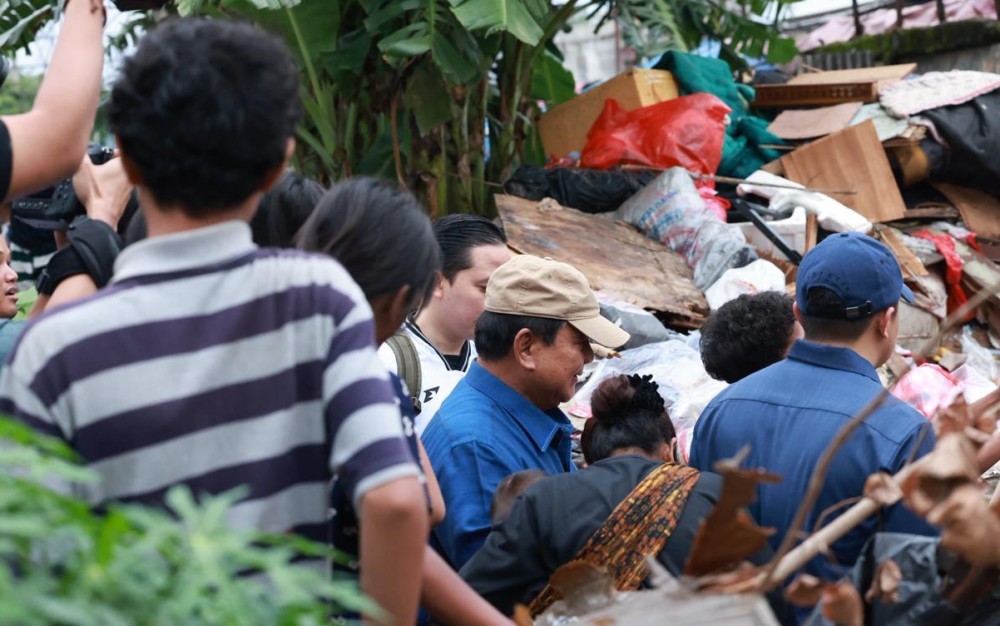 Presiden Prabowo Akan Sediakan Hunian Layak untuk Warga di Bantaran Kereta Senen (Badan Komunikasi Pemerintah RI)