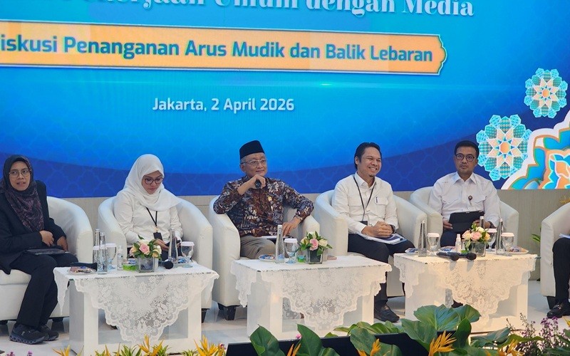 Kementerian PU bakal mengurangi penggunaan aspal impor mulai 2026 dengan memanfaatkan produk aspal buatan dalam negeri. (Foto: iNews Media/Iqbal Dwi Purnama)