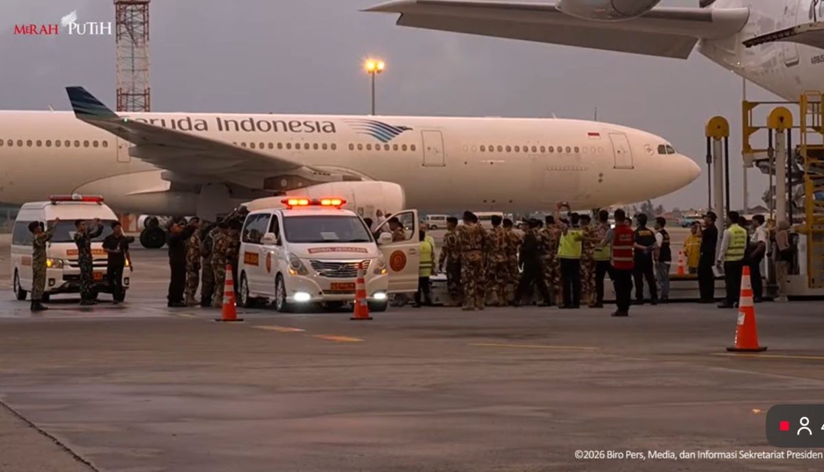 Tiga Jenazah Prajurit TNI yang Gugur di Lebanon Tiba di Tanah Air. (Foto: Youtube Sekretariat Presiden)
