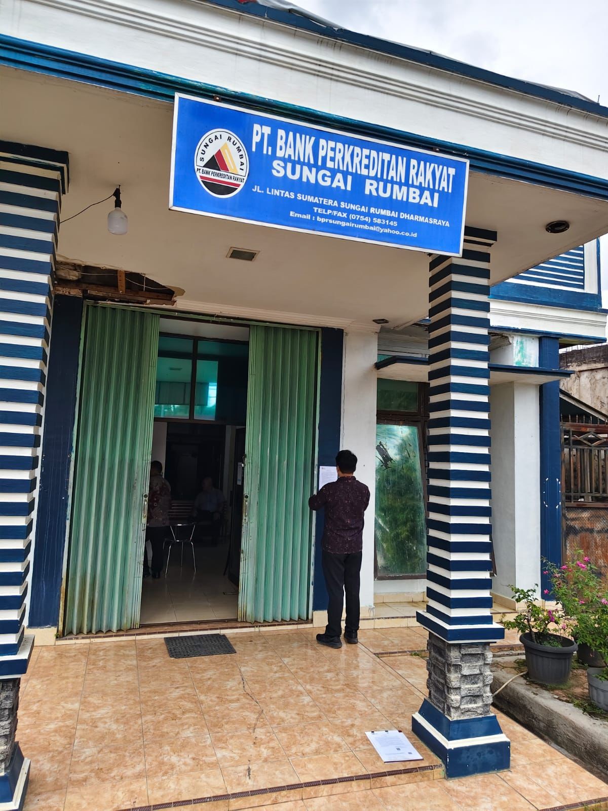 OJK Cabut Izin Usaha BPR Sungai Rumbai Karena Modal Minimum Kurang dari 12 Persen. (Foto: Dok. OJK)