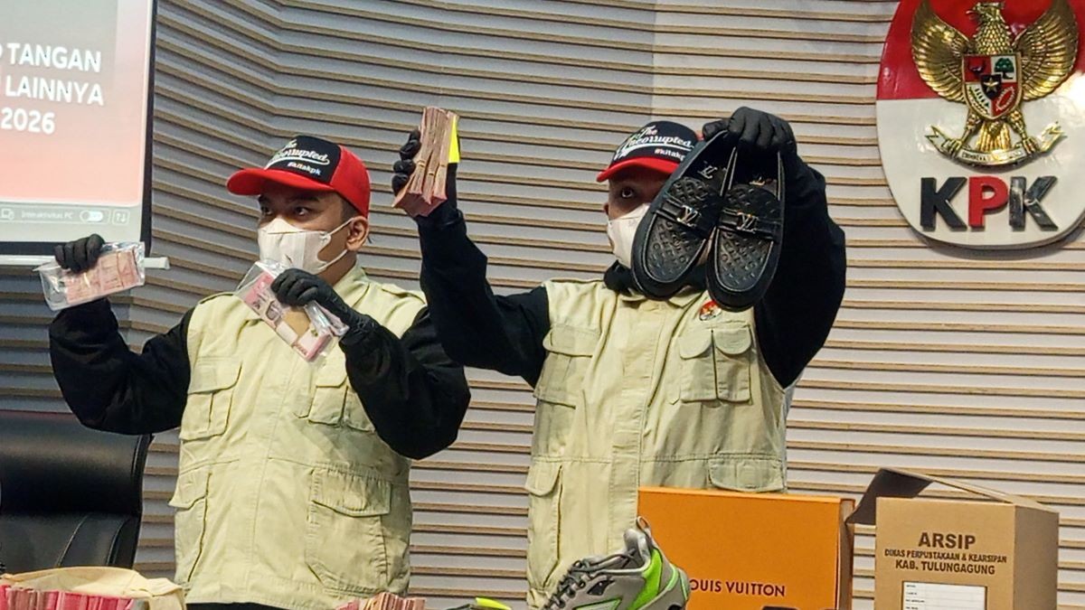 KPK Ungkap Aliran Uang Pemerasan Bupati Tulungagung: Untuk Beli Sepatu LV hingga Jamuan Makan. (Foto: iNews Media Group)