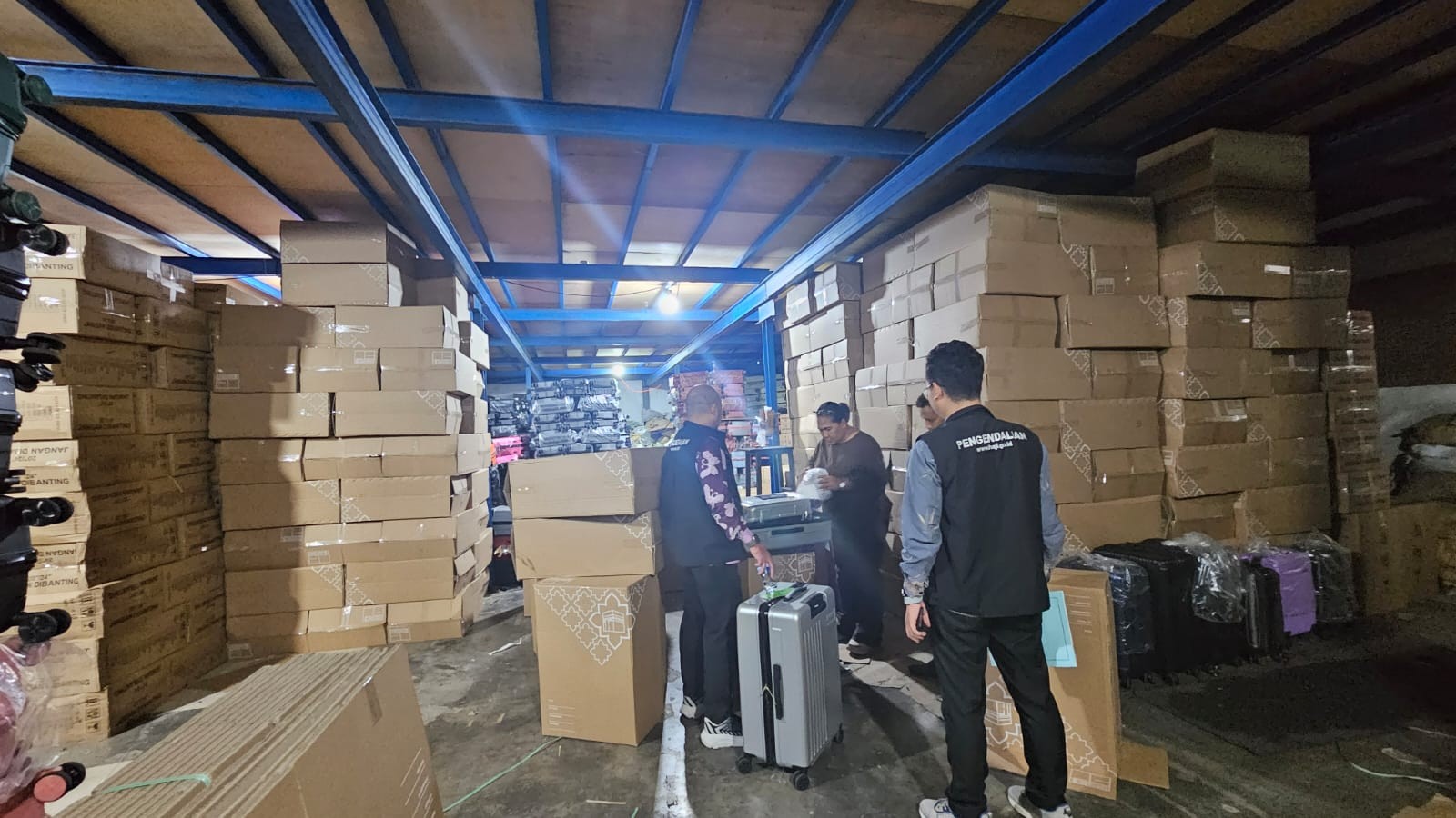 Distribusi Koper Jamaah Haji Dipastikan Tepat Waktu, Kemenhaj Lakukan Sidak Intensif (FOTO:Dok Laman Kemenhaj)