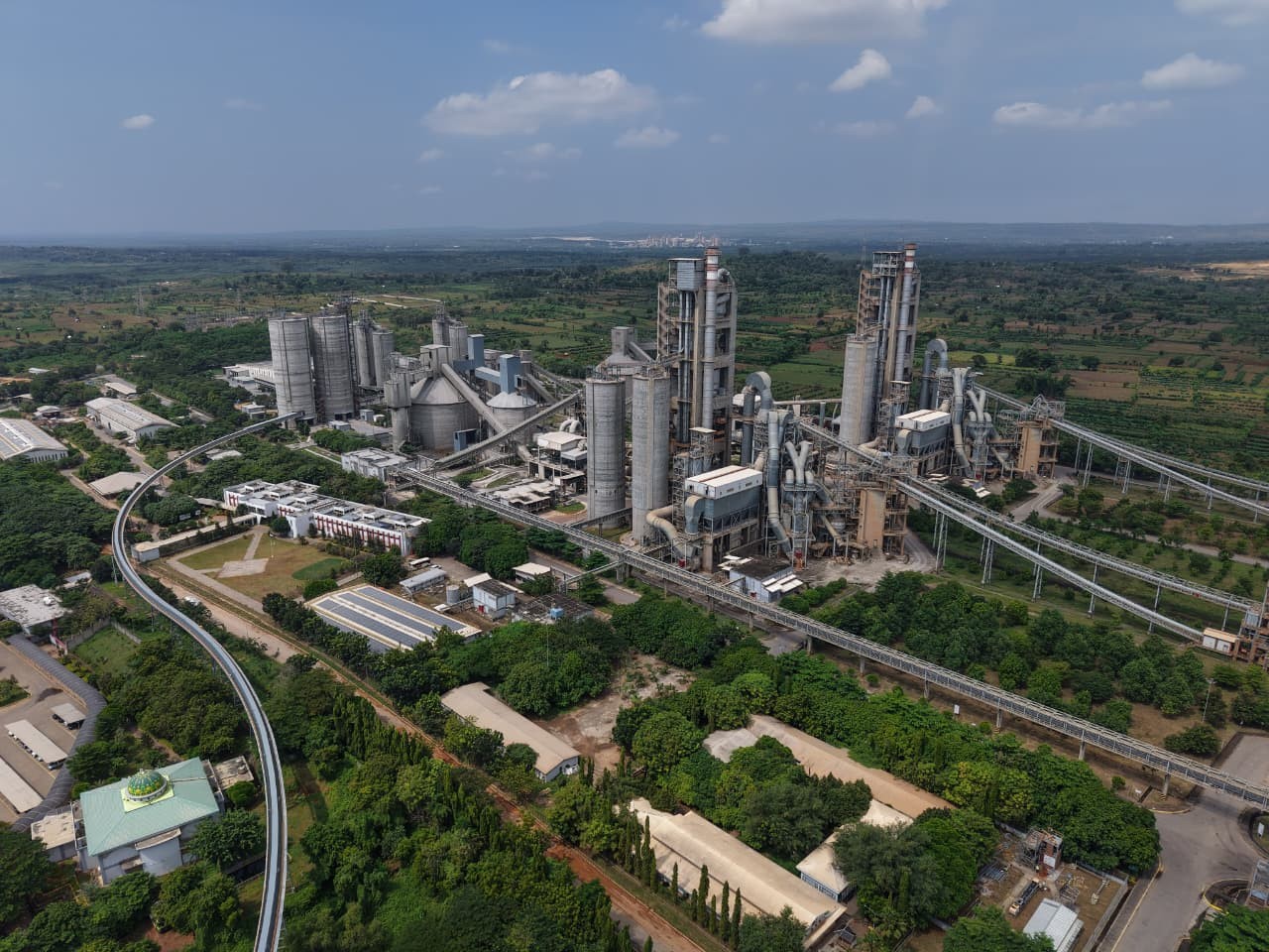 Hadapi Sektor Industri yang Melambat, Begini Strategi SIG (SMGR) (foto: iNews Media Group)