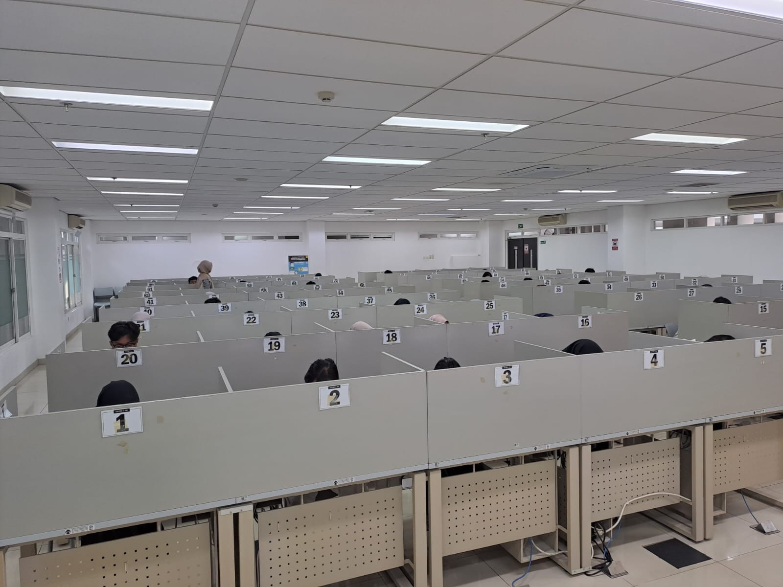 Antisipasi Modus Joki, Panitia UTBK SNBT 2026 di UI Perketat Pemeriksaan Fisik. (Foto: MNC Media)