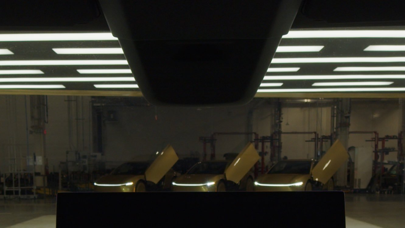 Elon Musk Sebut Tesla Mulai Produksi Robotaxi Cybercab. (Foto: X/@robotaxi)