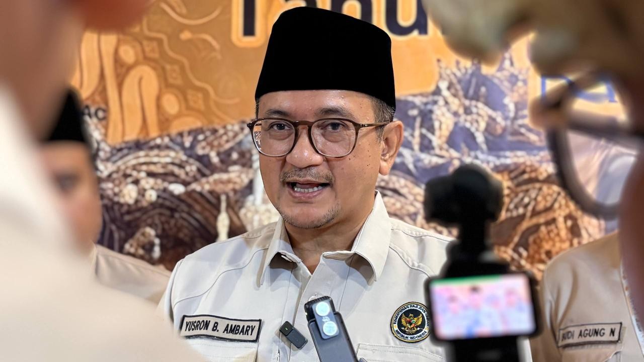 Sindikat Haji Fiktif Diringkus di Makkah, KJRI: Uang Ratusan Juta dan Gelang Haji Imitasi Disita. (Foto: Ike Kesuma/iNews Media Group)