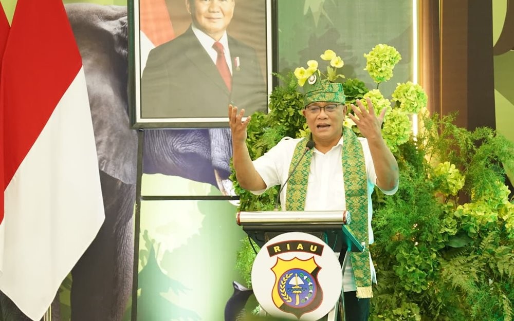Menteri LH Jumhur Akan Terapkan Konsep Green Policing secara Nasional