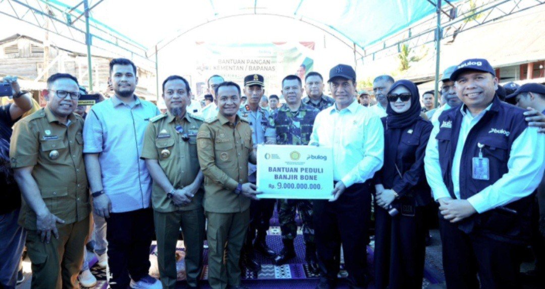 Mentan Salurkan Bantuan Rp5 Miliar untuk Warga Terdampak Bencana Bone (FOTO:Dok Kementan)