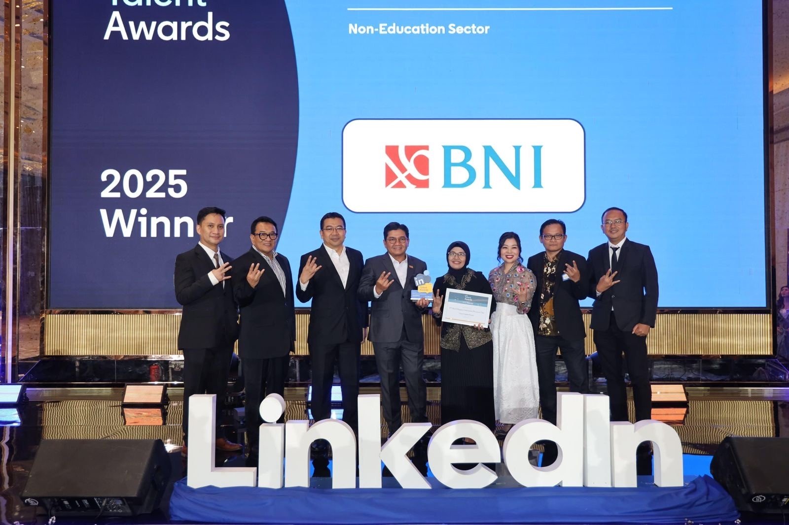 BNI Satu-satunya Himbara yang Raih Penghargaan Pelopor Talent Insights LinkedIn Talent Awards 2025. Foto: iNews Media Group.