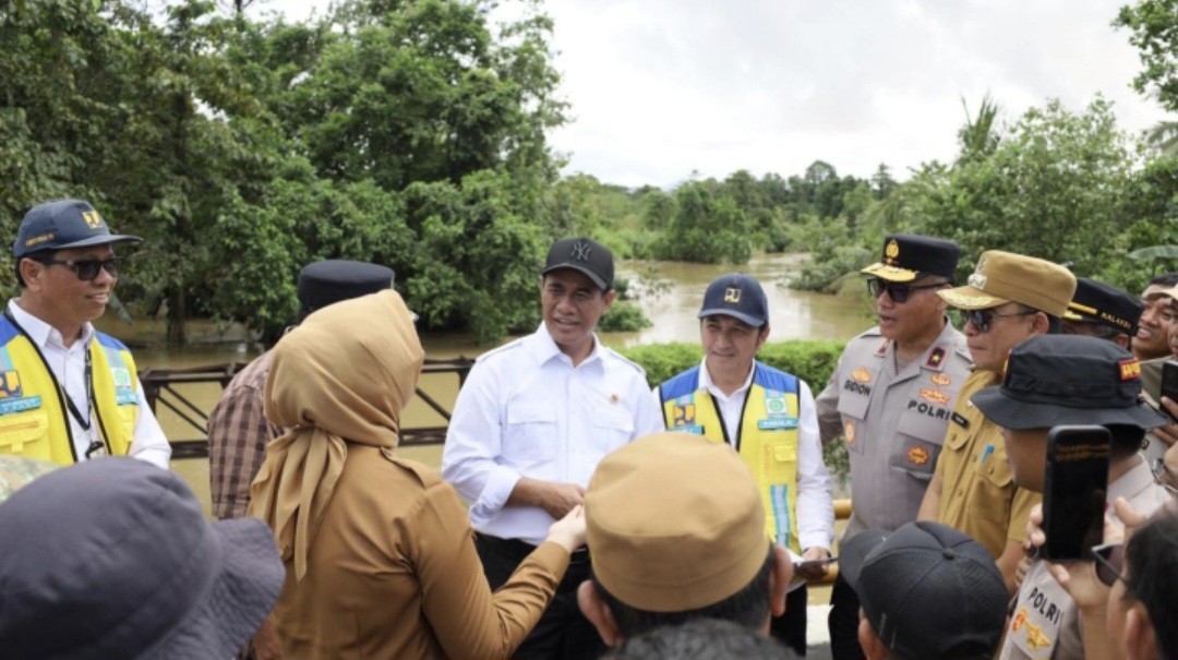 Pulihkan Dampak Banjir Sultra, Mentan Salurkan Bantuan Rp10 Miliar (FOTO:Dok Kementan)