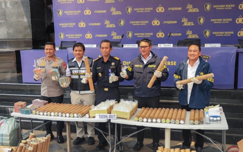 Bea Cukai Tanjung Priok dan Polda Metro Jaya UngkapPenyelundupan Merkuri di Pelabuhan Tanjung Priok
