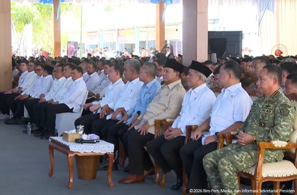 Prabowo Boyong Hampir Seluruh Menteri Saat Resmikan Kopdes Merah Putih. (Foto: Youtube Sekretariat Presiden)