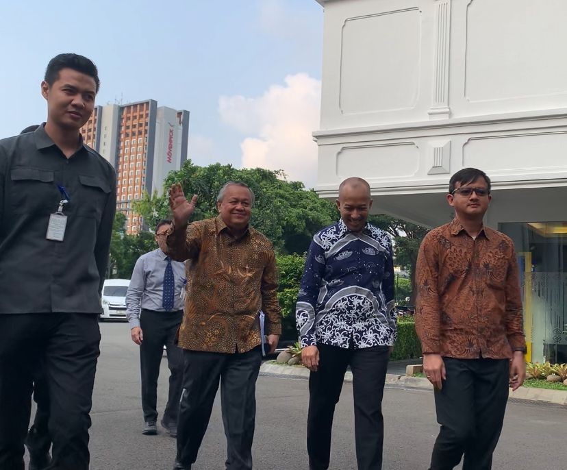 Usai Bertemu Prabowo, Gubernur BI Yakin Rupiah Stabil. (Foto: Binti Mufarida/iNews Media Group)