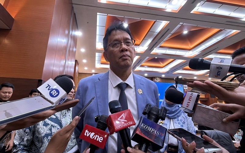 Purbaya Yudhi Sadewa memimpin langsung sidang kanal debottlenecking dengan mengurai persoalan investasi asal Swiss dan AS. (Foto: iNews Media/Anggie Ariesta)