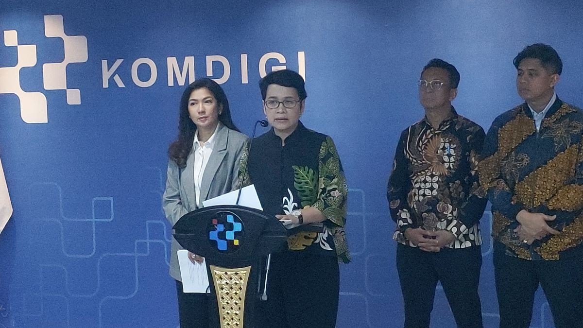 Komdigi Bakal Perluas Uji Coba Digitalisasi Bansos Agar Tepat Sasaran. (Foto: Felldy Utama/iNews Media Group)
