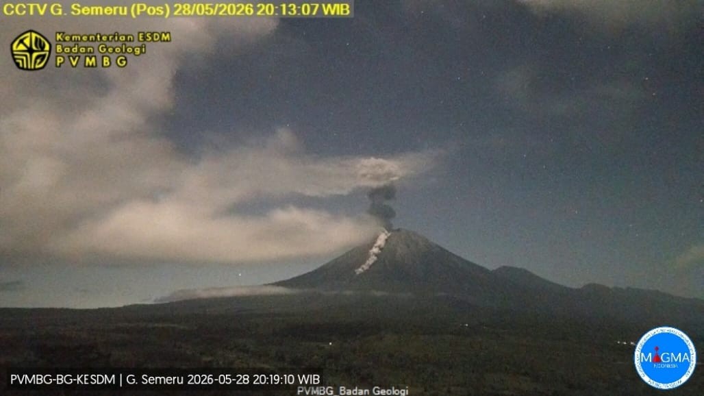 Gunung Semeru Erupsi, Luncurkan Awan Panas hingga 2.500 Meter. (Foto: iNews Media Group)