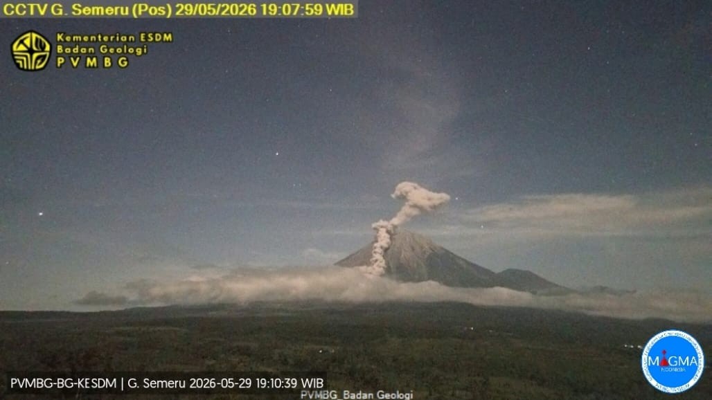 Gunung Semeru Kembali Erupsi, Tinggi Kolom Abu Capai 2.000 Meter. (Foto: iNews Media Group)