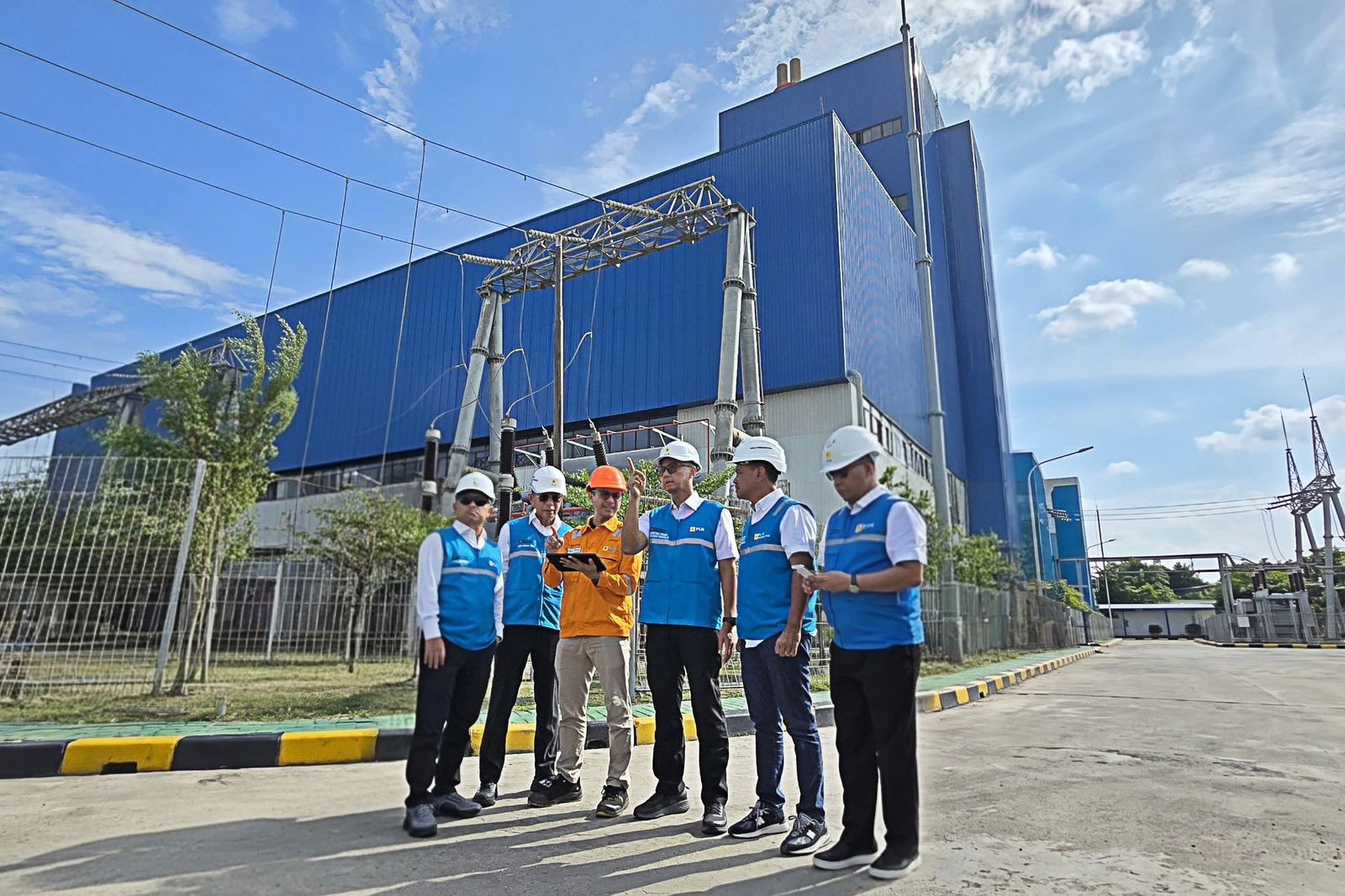 PLN Normalkan 176 Gardu Induk, Sistem Kelistrikan Sumatera Berangsur Pulih. (Foto: iNews Media Group)