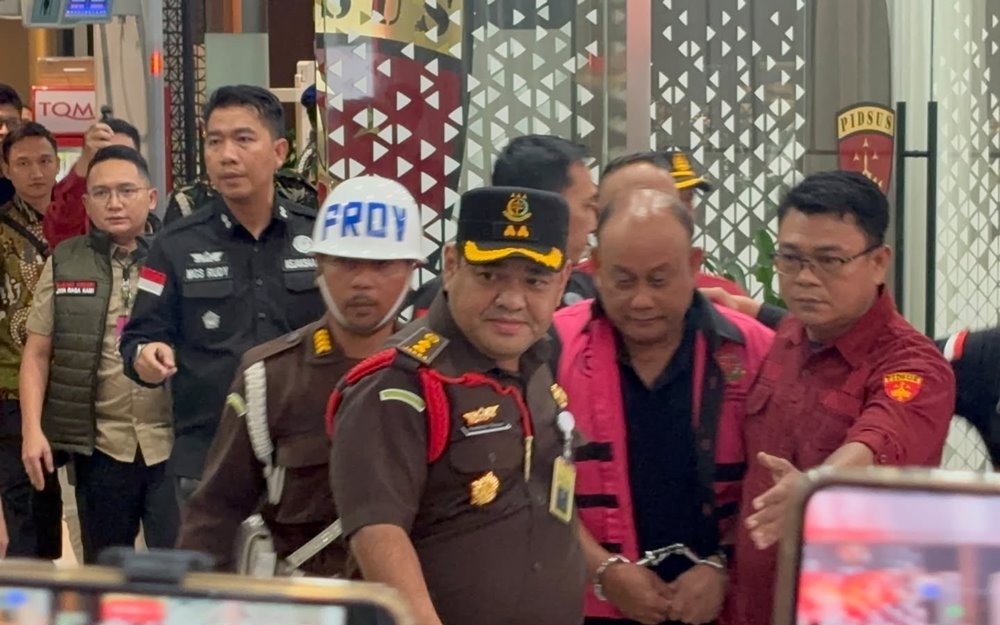 Eks Kepala BGN Dadan Ditahan, Kenakan Rompi Tahanan dan Tangan Diborgol