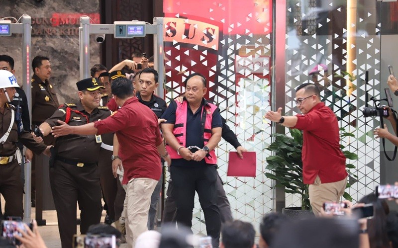 Kejagung menetapkan Mantan Kepala BGN, Dadan Hindayana sebagai tersangka dalam kasus dugaan korupsi tata kelola program MBG. (Foto: iNews Media/Arif Julianto)