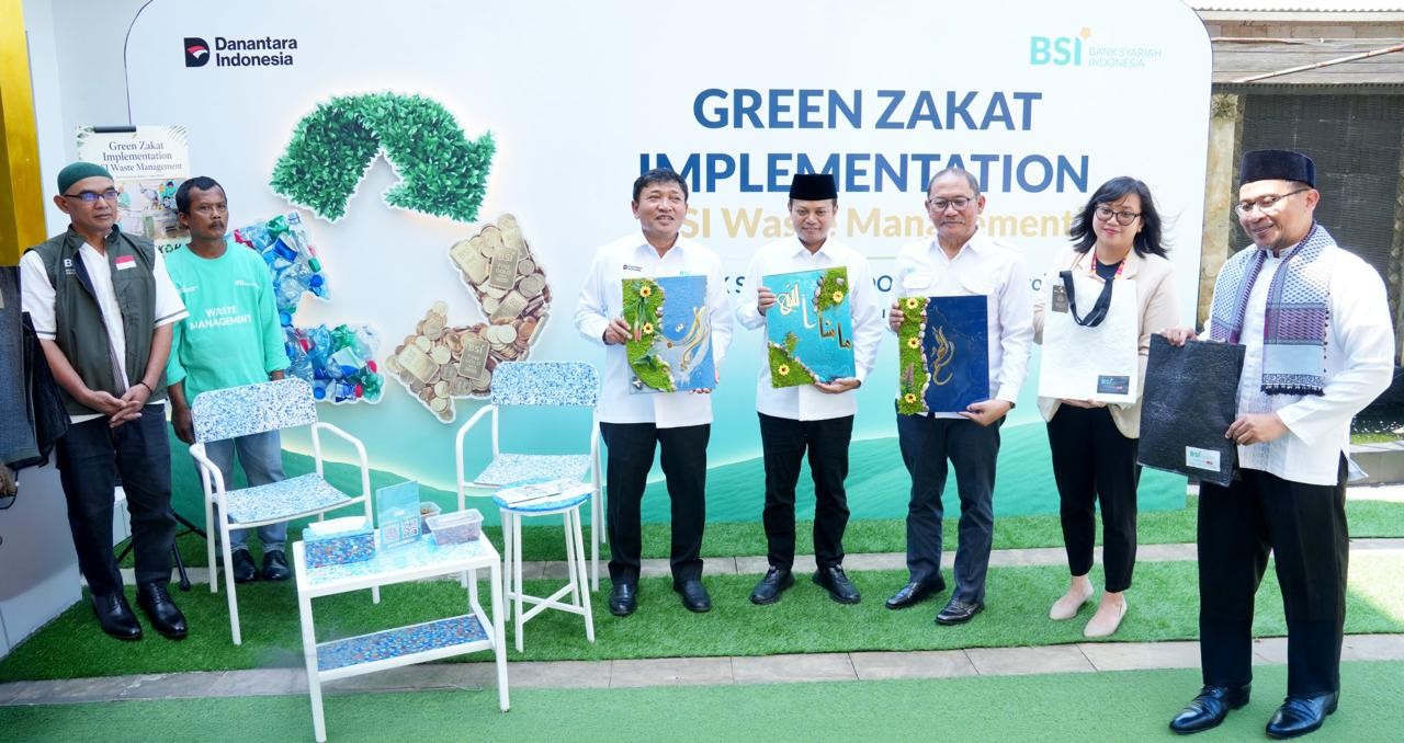 Lewat Implementasi Green Zakat, BSI Ajak Masyarakat Ubah Sampah Jadi Emas. (Foto: Doc BSI)