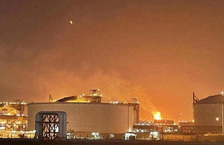 Kilang Gas Qatar Meledak Saat Uji Coba, Ancam Guncang Pasar Energi Global. (Foto:X/@hormuzletter)