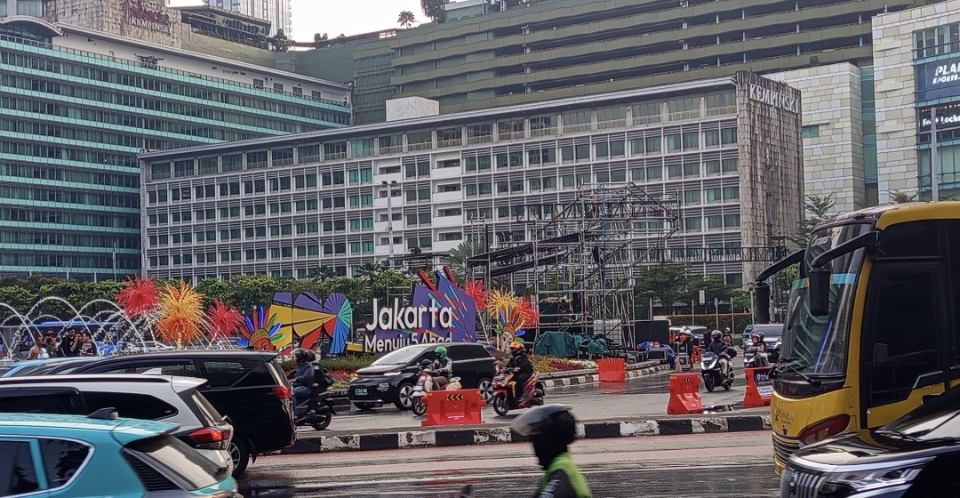 Jelang Puncak HUT ke-499 Menuju 5 Abad Jakarta, Panggung di Bundaran HI Mulai Dibangun (FOTO:Dok Ist)