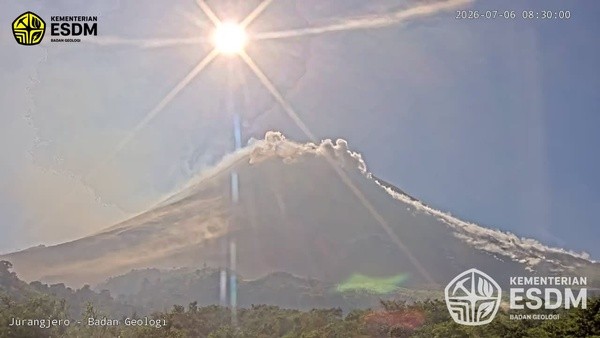 Gunung Merapi Luncurkan Awan Panas Guguran hingga 1,7 Km, Status Masih Siaga. (Foto: Kementerian ESDM)