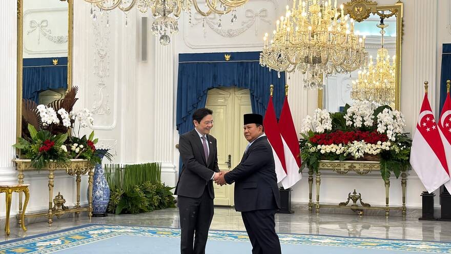 Prabowo Sambut Kedatangan PM Singapura Lawrence Wong di Istana Merdeka. (Foto: MNC Media)