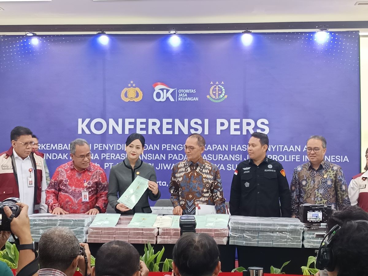 OJK Bongkar Skema Investasi Ilegal Asuransi Jiwa Prolife yang Janjikan Untung 14 Persen. (Foto: Rohman Wibowo/iNews Media Group)