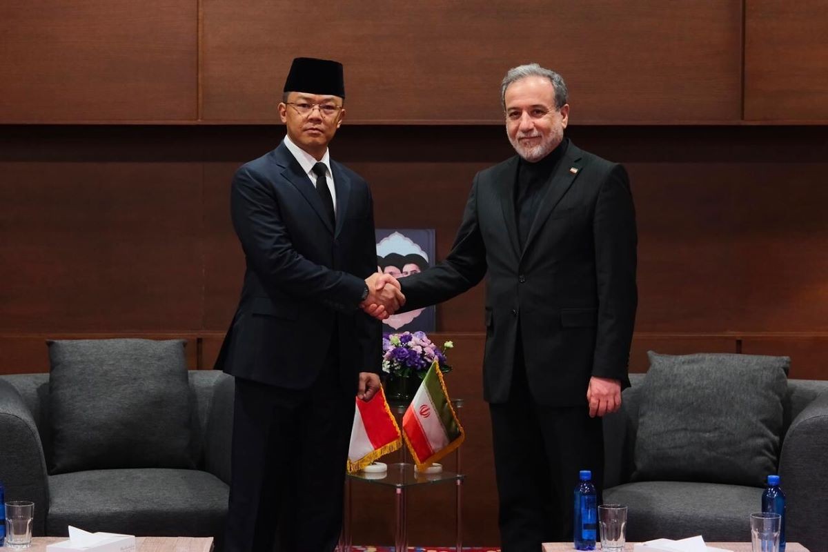 Sugiono Bertemu Menlu Iran saat Hadiri Pemakaman Ali Khamenei, Perkuat Kerja Sama Bilateral. (Foto: Dok. Kemenlu)