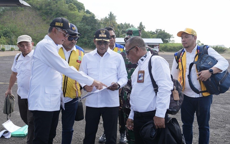 Kementerian PU berencana membangun ulang bandara Bandaneira dengan memperpanjang landasan pacu (runway) menjadi 2,2 km. (Foto: Dok. PU)