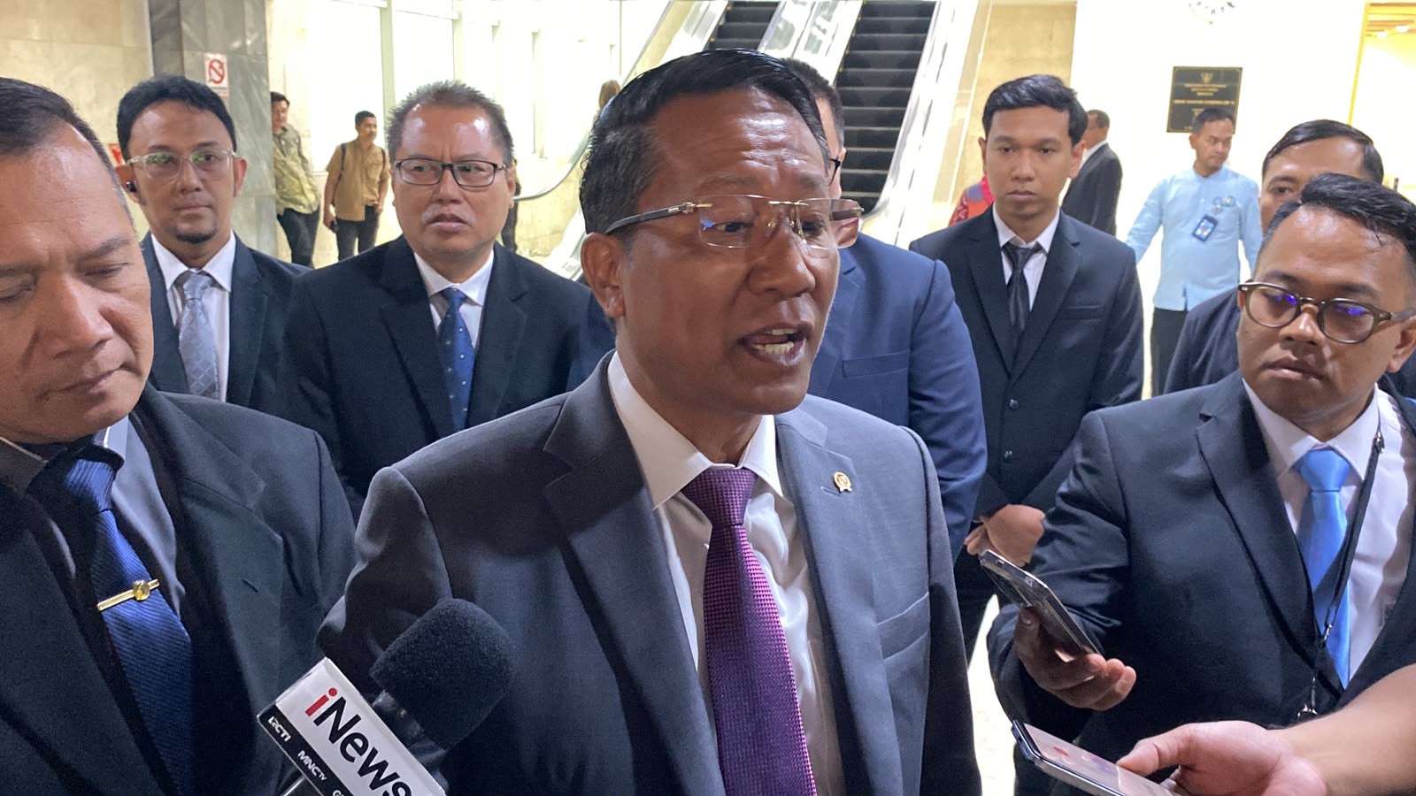 Tarif Lepas WNI Rp5 Juta, Menkum: Enggak Ada Pengaruhnya bagi Masyarakat. (Foto Achmad/IMG)